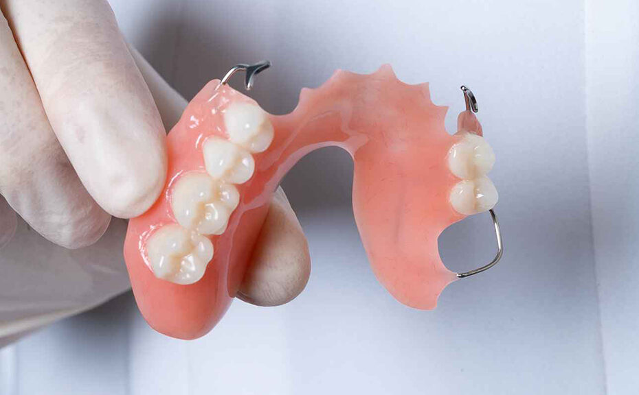 Очистка зубных протезов